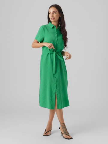 Vero Moda Petite Платье-рубашка 'QUEENY' в Зеленый