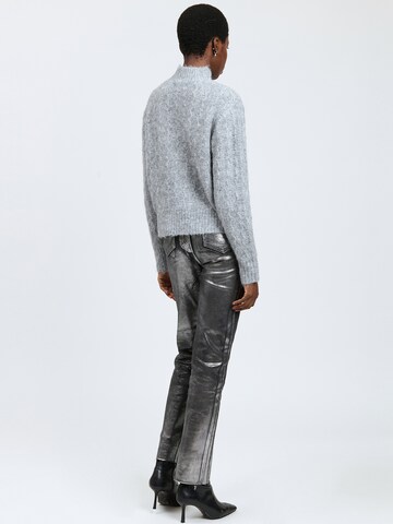 Influencer Pullover in Grau