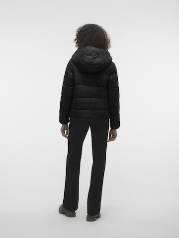 VERO MODA Prehodna jakna 'ASTORIA' | črna barva