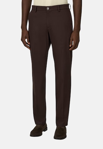 Boggi Milano Regular Chino in Bruin: voorkant