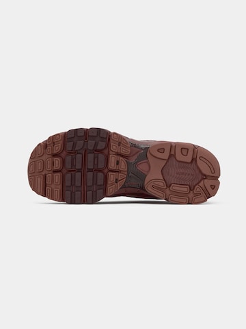 sarkans Nike Sportswear Zemie brīvā laika apavi 'AIR MAX MOTO 2K'