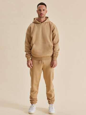 DAN FOX APPAREL Tapered Broek 'Danilo' in Bruin