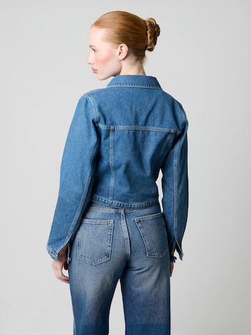 Fenice Between-Season Jacket in Blue