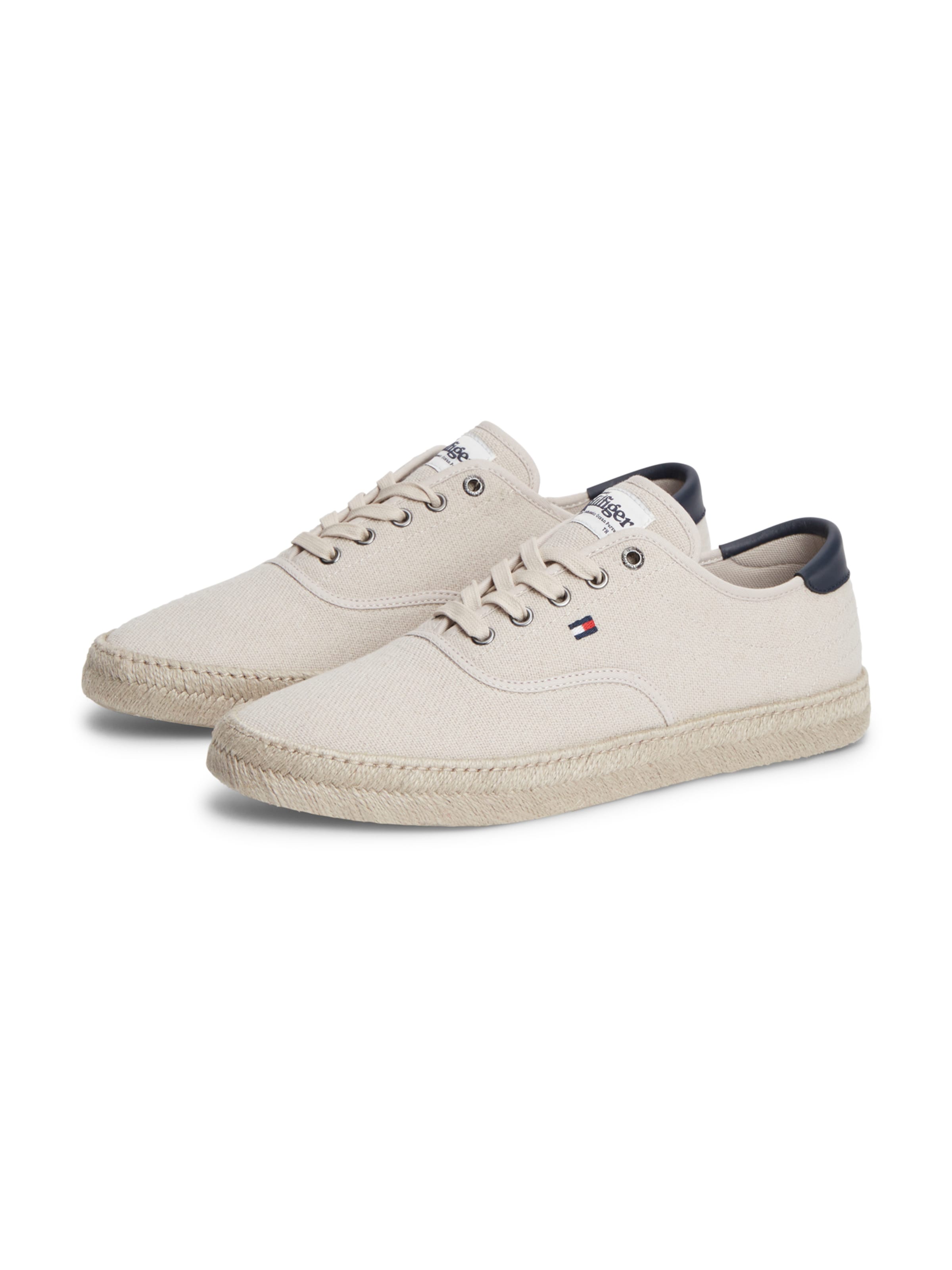 TOMMY HILFIGER Низкие кроссовки в Бежевый