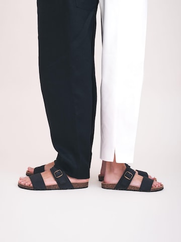 nae Vegan Shoes - Sandalias 'Rawa' en negro