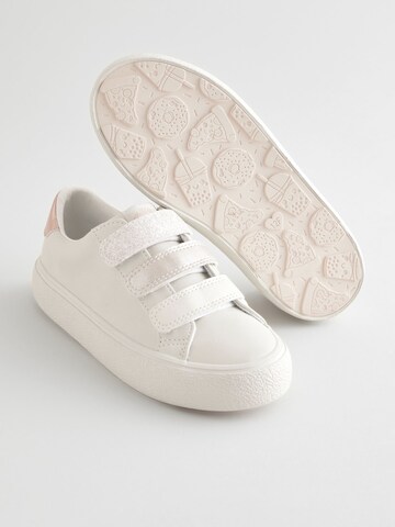 Baskets Next en blanc