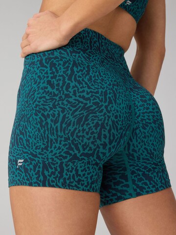 Fabletics Regular Shorts 'SEAMLESS SCRUNCH SHORT 4"` in Grün
