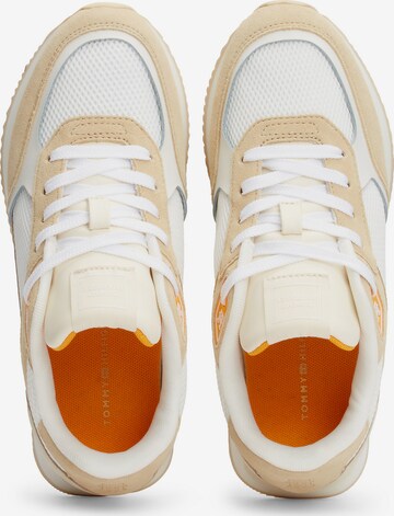 TOMMY HILFIGER Sneakers laag in Beige