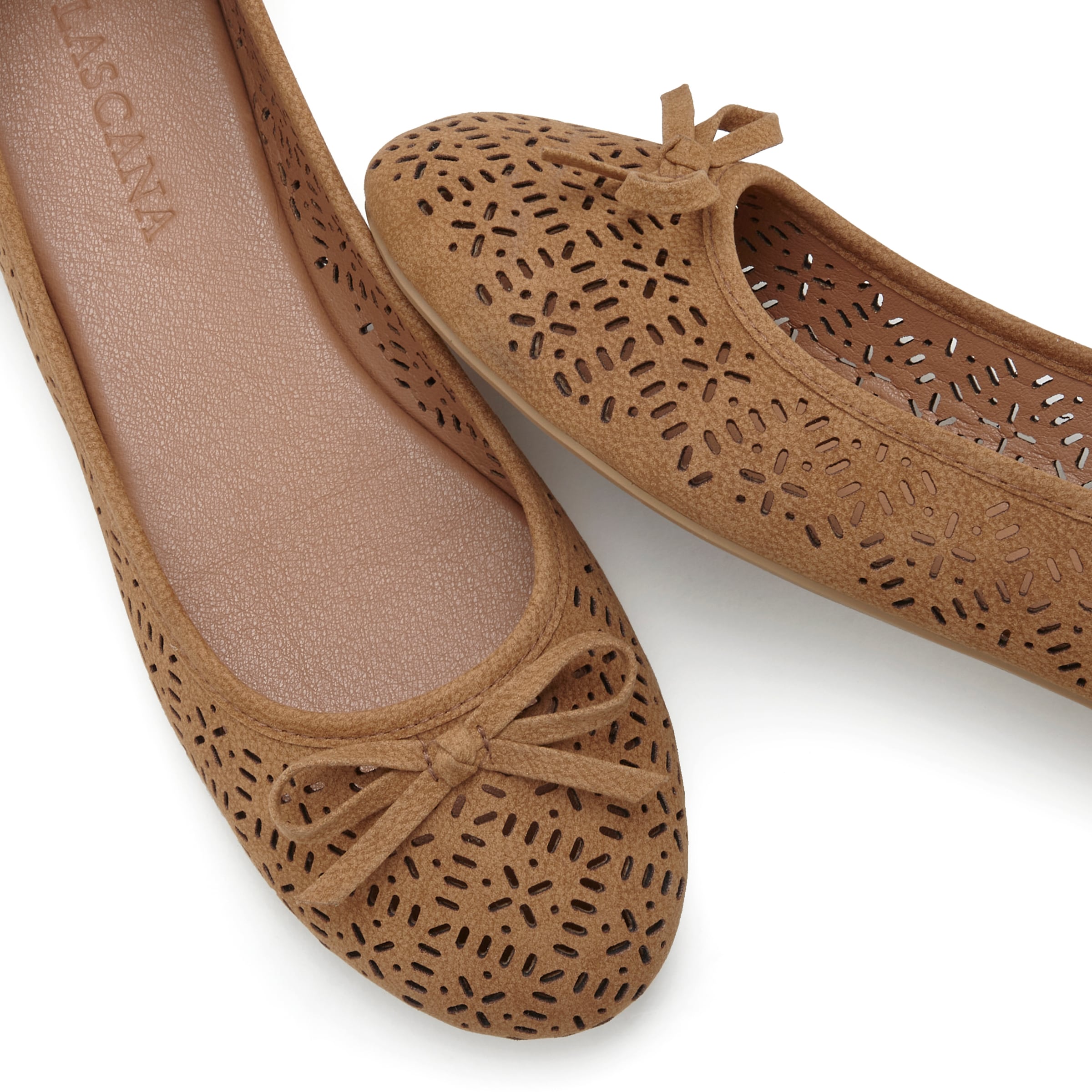 Balerini de la LASCANA pe bej