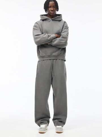 Loosefit Pantalon Pull&Bear en gris
