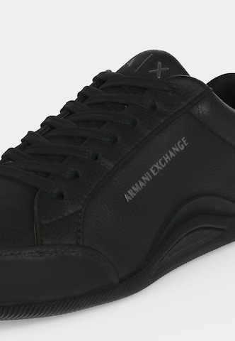 ARMANI EXCHANGE Matalavartiset tennarit värissä musta: sivusta