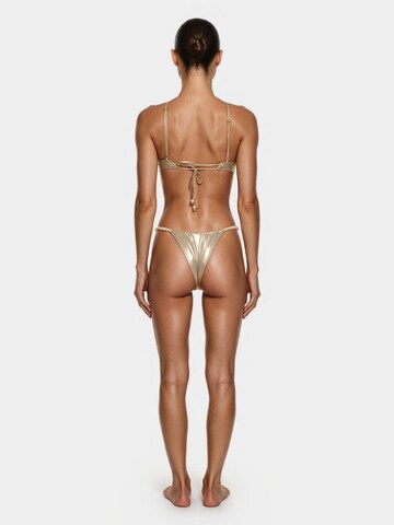 GOD SAVE QUEENS Bikini top 'Mia' in Gold