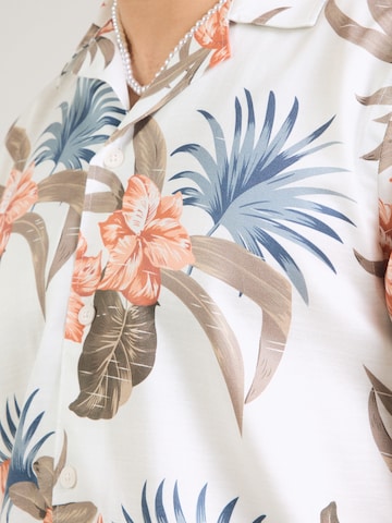 Coupe regular Chemise Lindbergh en blanc