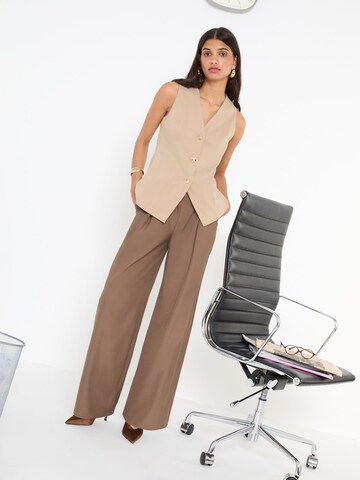 Friends Like These Gilet in Beige