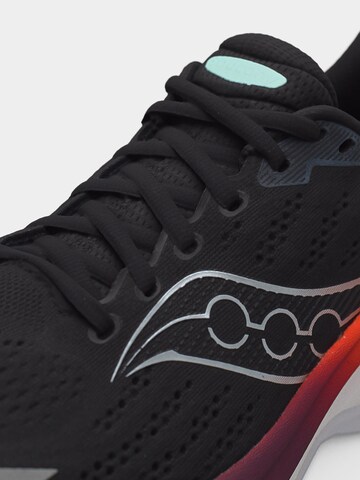 Chaussure de course saucony en noir