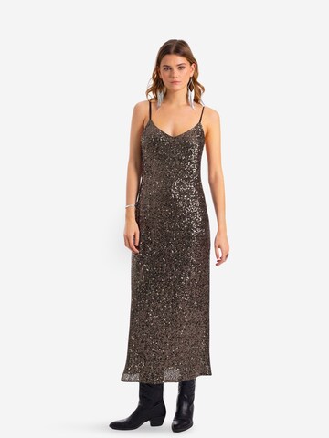 THE-ARE Evening dress in Grey: front