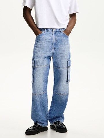 Bershka Loosefit Cargojeans i blå: framsida