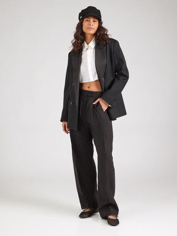 SCOTCH & SODA - Pierna ancha Pantalón plisado 'Quinn' en negro