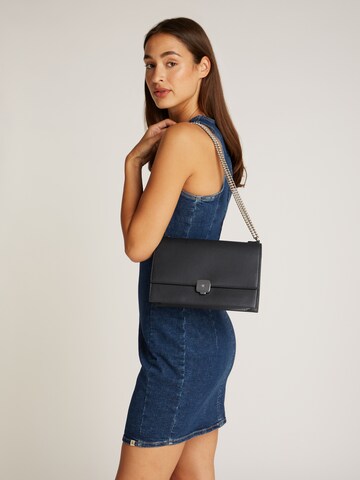 Borsa a tracolla 'FORGED' di Calvin Klein Jeans in nero