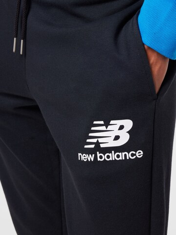 new balance Дънки Tapered Leg Панталон 'Essentials' в черно