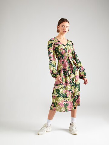 PIECES - Vestido camisero 'JASMIN' en verde: frente