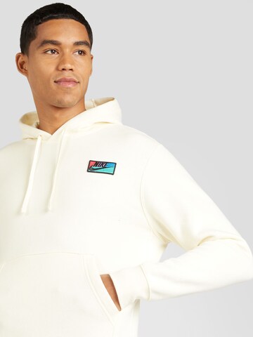 Sweat-shirt 'CLUB+' Nike Sportswear en blanc