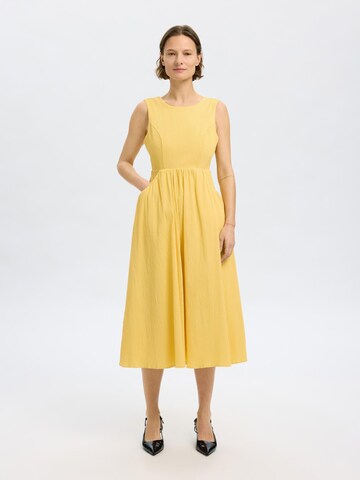 Robe d’été SELECTED FEMME en jaune