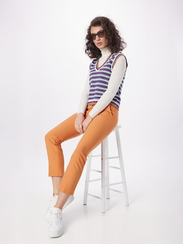 Regular Pantalon à plis 'RANA' Weekend Max Mara en orange