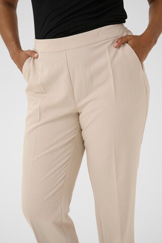 KAFFE CURVE Tapered Pantalon 'Sakira' in Beige