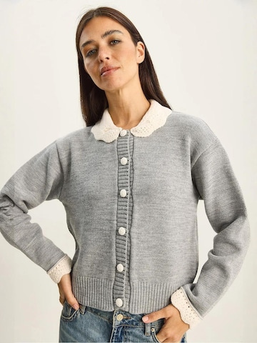 Bianco Lucci - Casaco de malha em cinzento