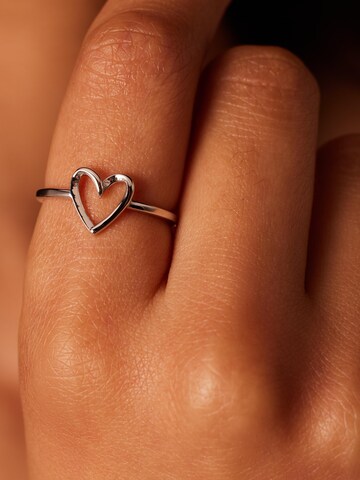 Bague Lucardi en argent : devant