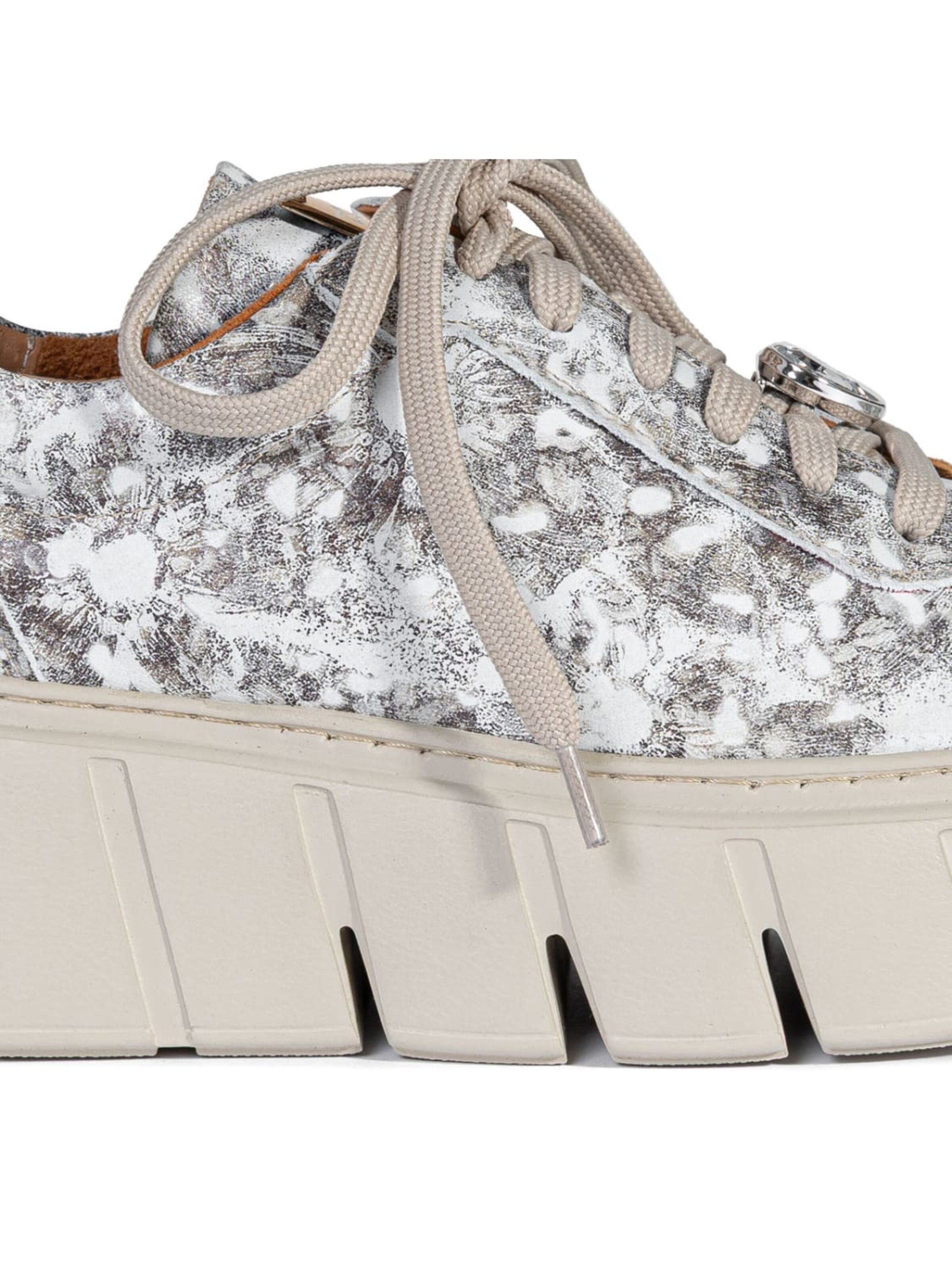 Maciejka Sneaker low '6891W-02/00-8'‌‌‌‌‌‌‌‌‌‌ in Beige