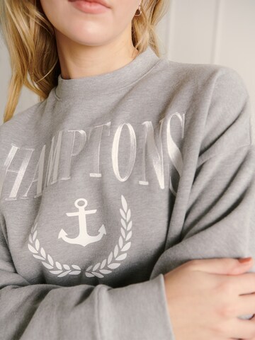 Guido Maria Kretschmer Women Sweatshirt 'Christine' in Grey