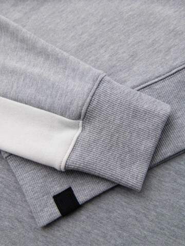 Ombre Sweatshirt in Grey