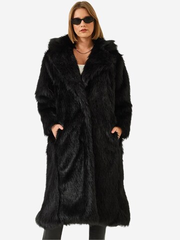 Manteau d’hiver Bianco Lucci en noir : devant