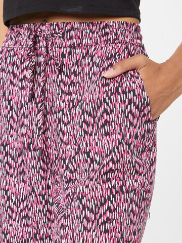 Tapered Pantaloni di s.Oliver in rosa