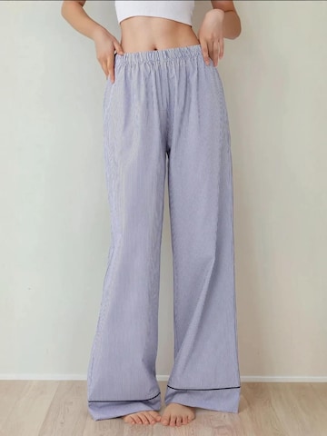 Hiccup Pyjamahose in Blau: Vorderseite