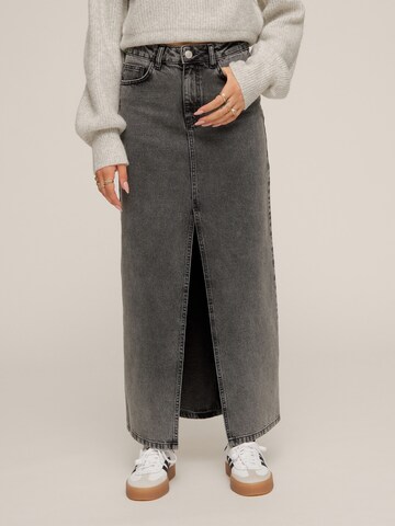 Cheyenne Ochsenknecht Skirt in Grey: front
