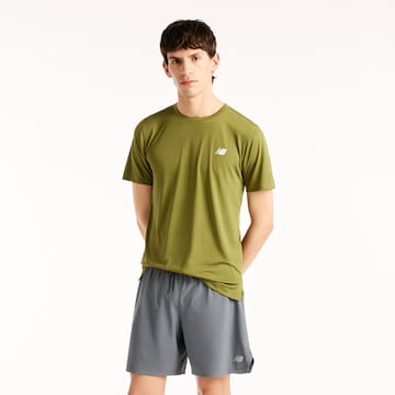 new balance Performance Shirt in Green: front
