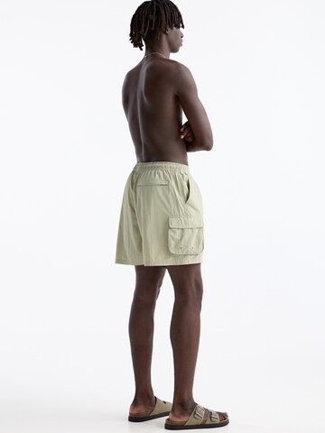 Pull&Bear Badshorts i grön