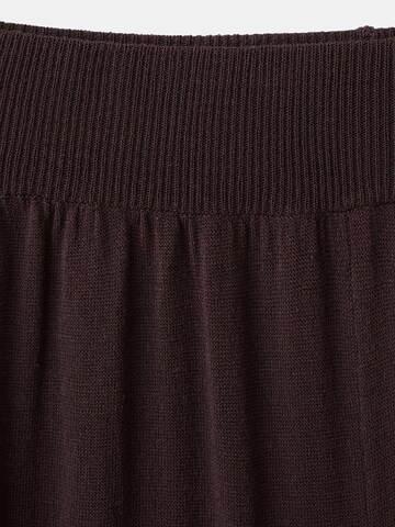 Effilé Pantalon 'MANIS' MANGO en rouge