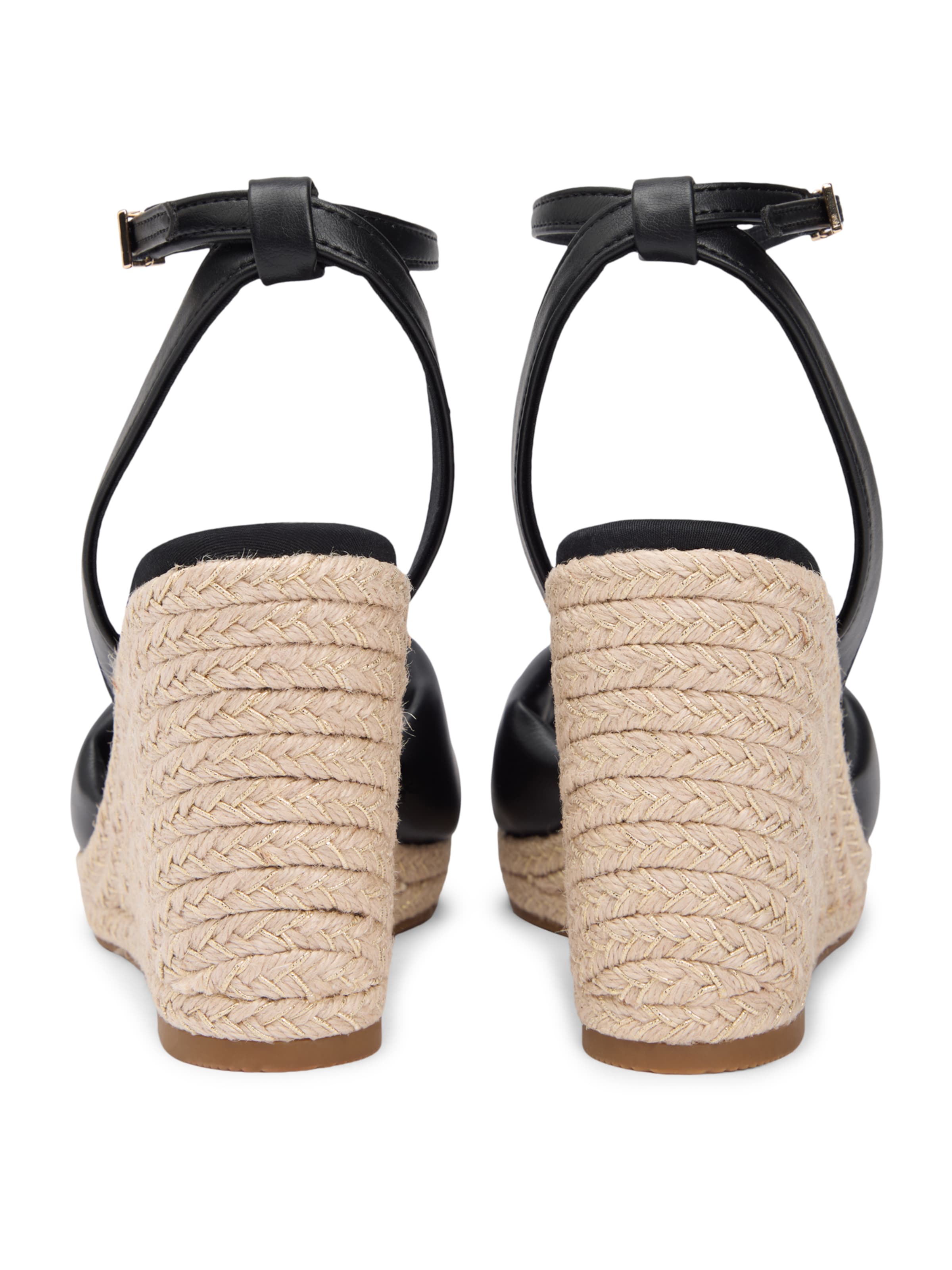 TOMMY HILFIGER Босоножки с ремешком в Черный