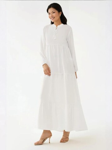 Abito di Hiccup in bianco