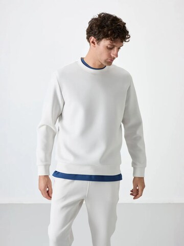 Tommy Life Sweatshirt in White