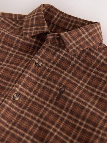 Coupe regular Chemise Next en marron