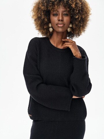 Blue Shadow Sweater in Black