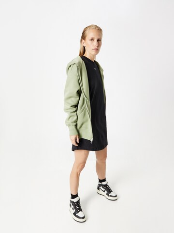 Nike Sportswear Ruha 'Essential' - fekete