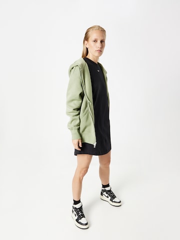 Nike Sportswear Ruha 'Essential' - fekete