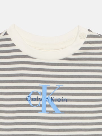Set Calvin Klein Jeans en gris