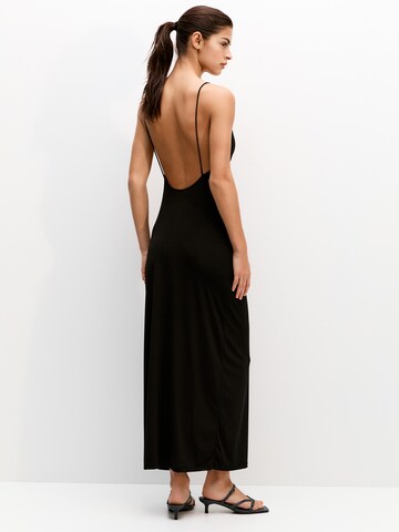 Pull&BearVečernja haljina - crna boja